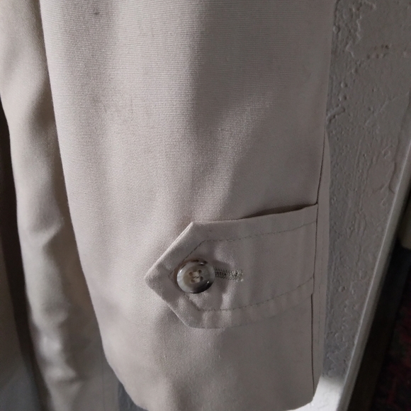 Vintage-Like New! London Fog furr lined trench Coat. - Picture 8 of 9